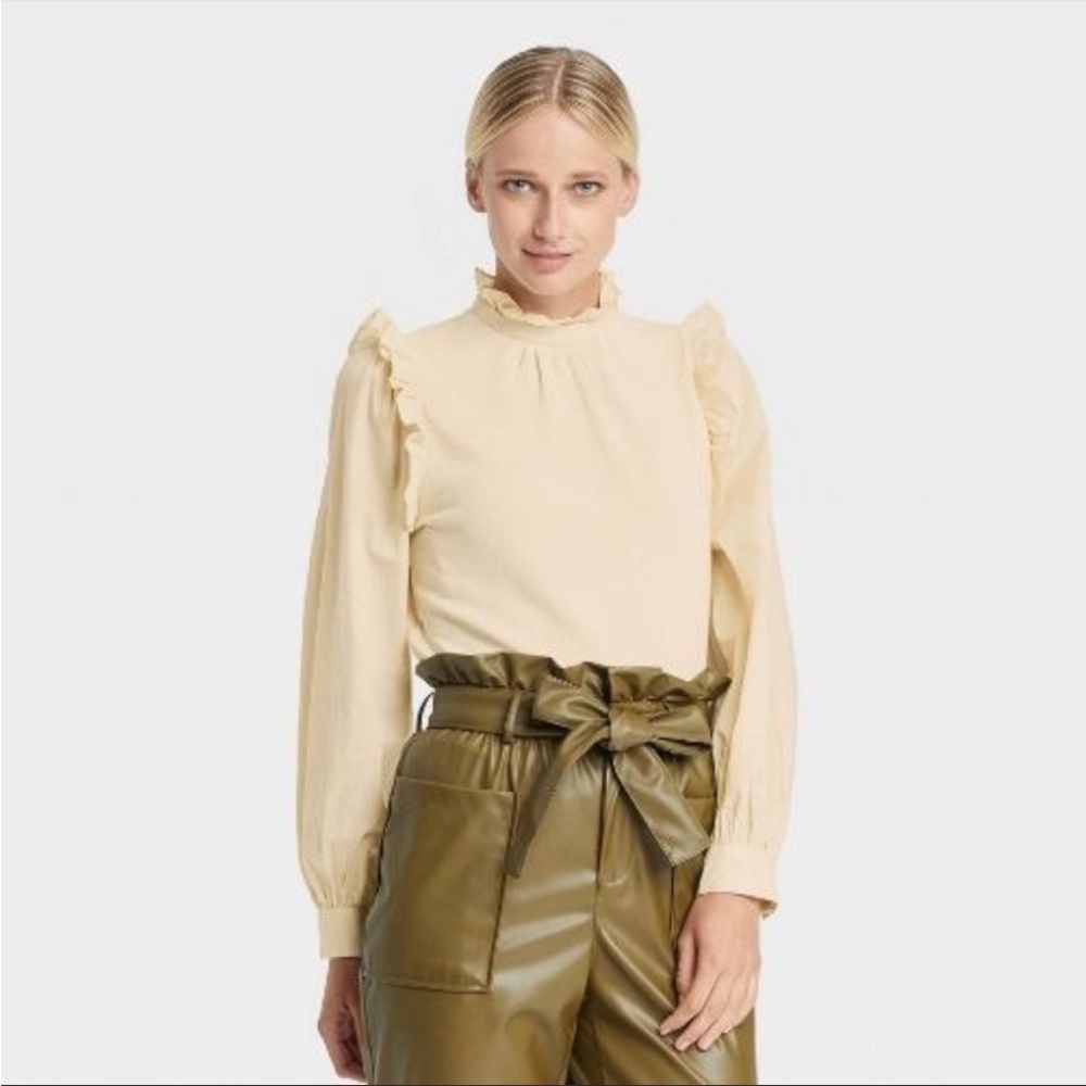 Who What Wear Ivory Top with Ruffles Size Medium